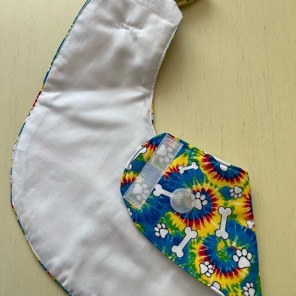 BOWTIE CAPES - Picture 3 of 5